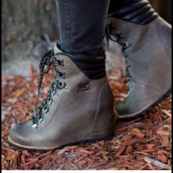 Conquest Wedge Mid Calf Boot 